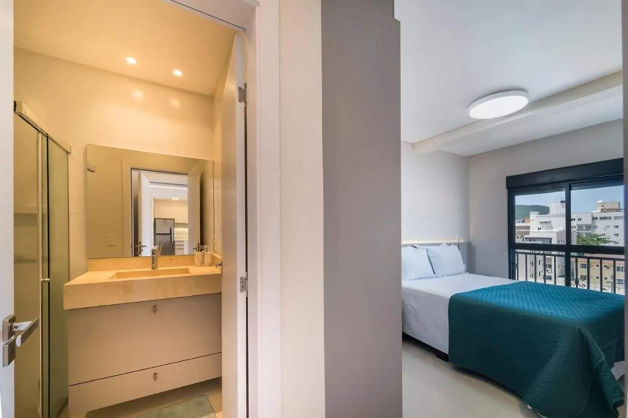 Waldgarten Bombinhas: Beachfront Luxury Condo with Pool and Fitness Apartment